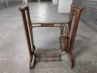 Base Máquina Coser Singer Hierro