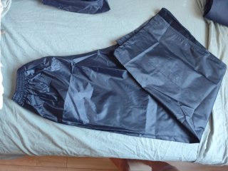 Pantalones impermeables azul marino