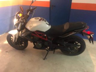 Benelli BN302 Blanca y Roja
