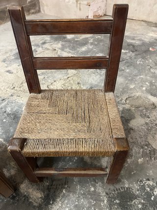 Juego de 4 Sillas bajas de Madera y Yute