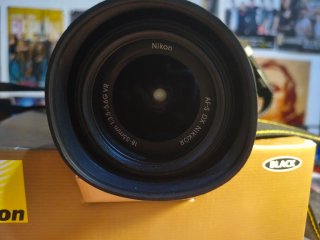 Nikon D3200 + 18‑55 VR + accesorios