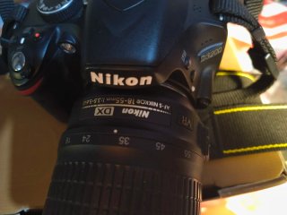 Nikon D3200 + 18‑55 VR + accesorios