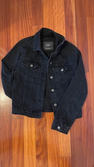 Chaqueta vaquera negra Stradivarius