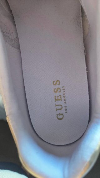 Zapatillas Guess Blancas Americanas talla 7 en USA