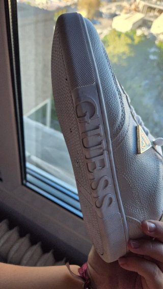 Zapatillas Guess Blancas Americanas talla 7 en USA