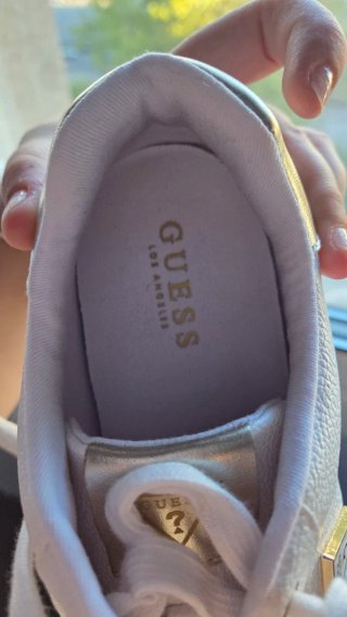 Zapatillas Guess Blancas Americanas talla 7 en USA