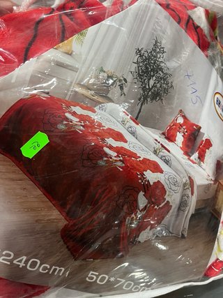 Manta de cama con estampado floral rojo