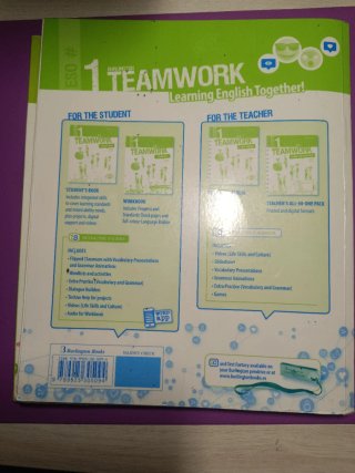 Libro de inglés workbook. Muy poco escrito a lápiz