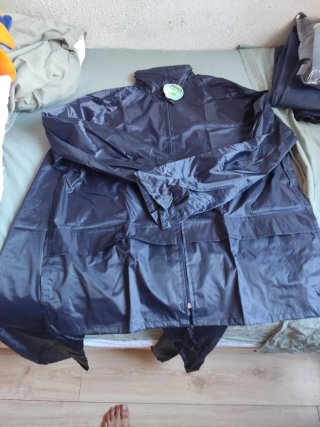 Conjunto impermeable chaqueta y pantalón