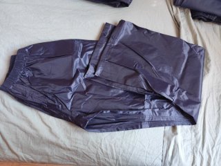 Conjunto impermeable chaqueta y pantalón