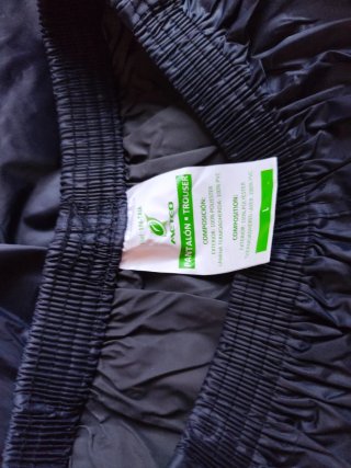 Conjunto impermeable chaqueta y pantalón