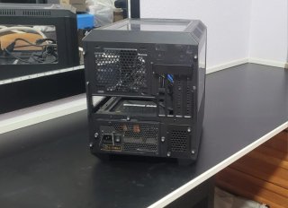 Caja Talius Abyss Cube Gaming Negra