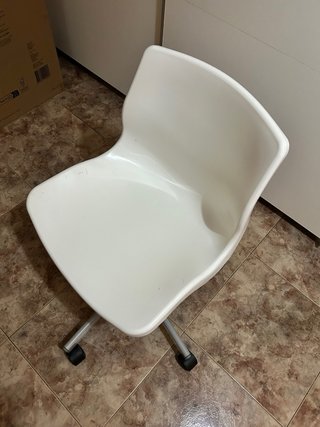 Silla de escritorio giratoria blanca IKEA (Snille)