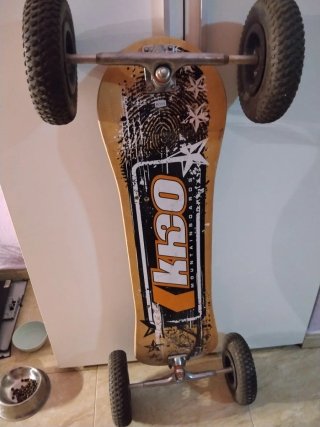 Skate con ruedas grandes