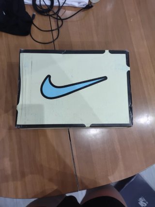 Nike Air Force 1 LV8