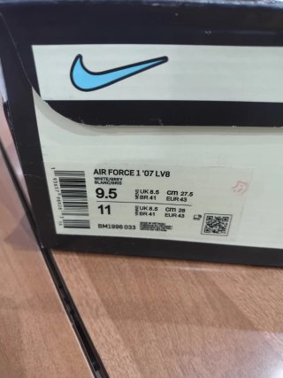 Nike Air Force 1 LV8