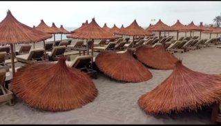 Sombrillas y pérgolas de ratán y madera