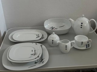 Vajilla porcelana 12 tazas, tetera y azucarero