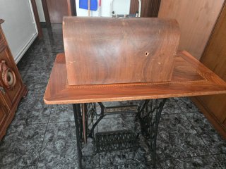 Máquina de coser Singer muy antigua