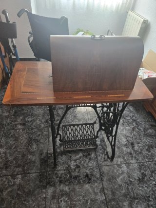 Máquina de coser Singer muy antigua
