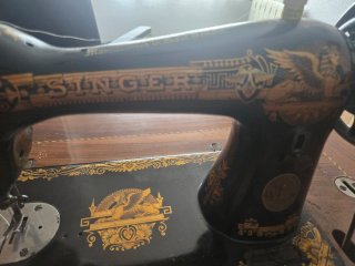 Máquina de coser Singer muy antigua