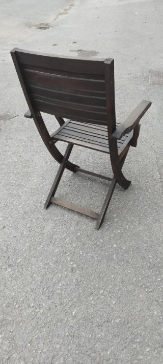 Silla de jardín de madera.