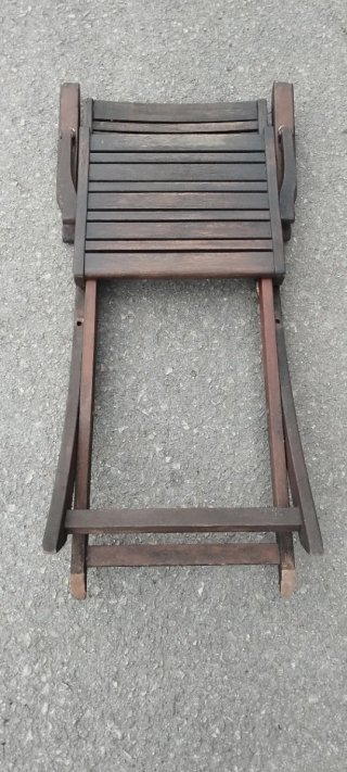 Silla de jardín de madera.