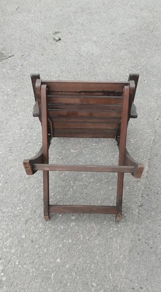 Silla de jardín de madera.