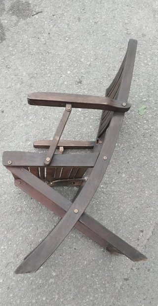 Silla de jardín de madera.
