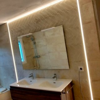 todo en Pladur pintura   alicatado  baño y cosina