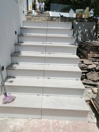 todo en Pladur pintura   alicatado  baño y cosina