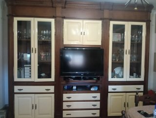 Mueble de salón madera y cristal