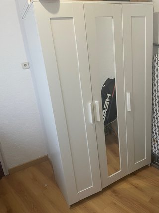Armario IKEA BRIMNES 3 puertas con espejo