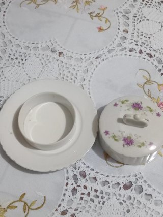 Mantequera antigua francesa porcelana floral