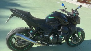 Kawasaki Z750 Negra y Verde