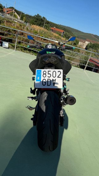 Kawasaki Z750 Negra y Verde