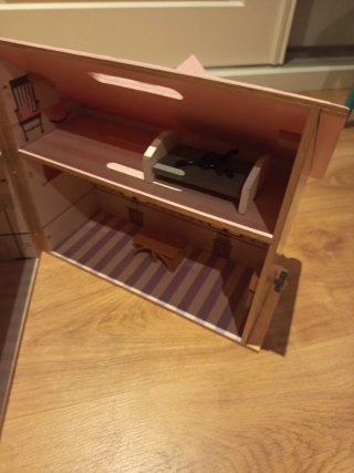 Casita de muñecas madera 31x26x26