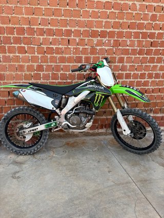 Kawasaki KX Motocross Verde y Blanco