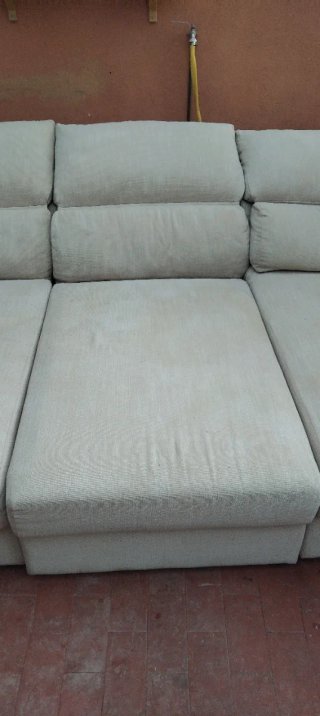 Sofá cama beige con canapé