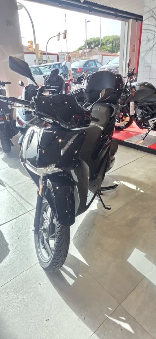 Honda SH 125 Negra Nueva a Estrenar