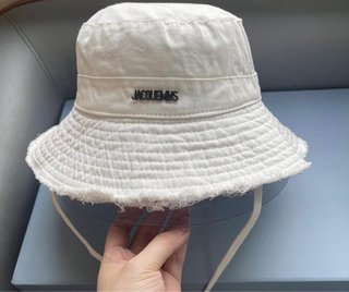 Sombrero bucket blanco Jacquemus