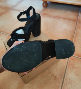 Tacones negros plataforma con pedrería talla 38