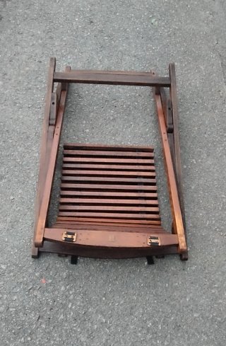 Hamaca / Tumbona plegable de madera.