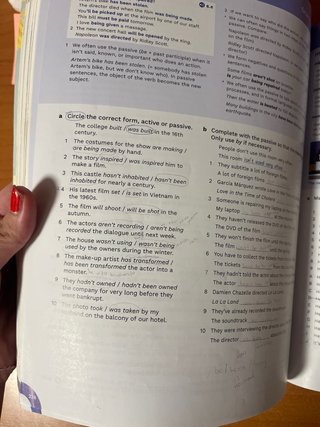 English File 5th Edition B1. Student's Book and...