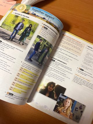 English File 5th Edition B1. Student's Book and...