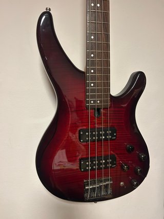 Yamaha TRBX 604 FM Red Burst Bajo Eléctrico