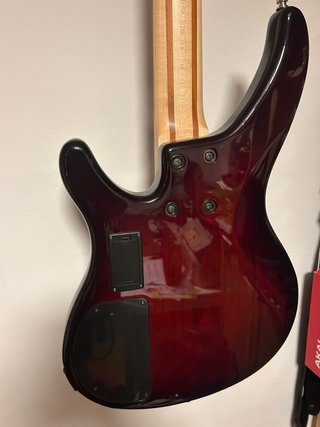 Yamaha TRBX 604 FM Red Burst Bajo Eléctrico