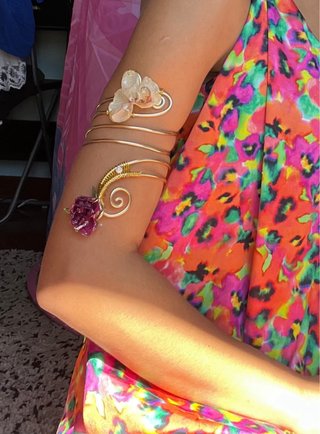 Bracciale Arm Cuff Dorato con Fiori