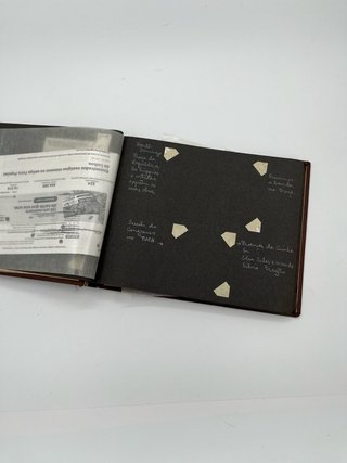 Álbum de fotos antigo castanho