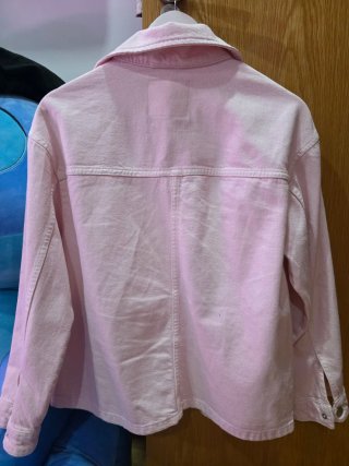 Cazadora vaquera Stradivarius rosa Talla S